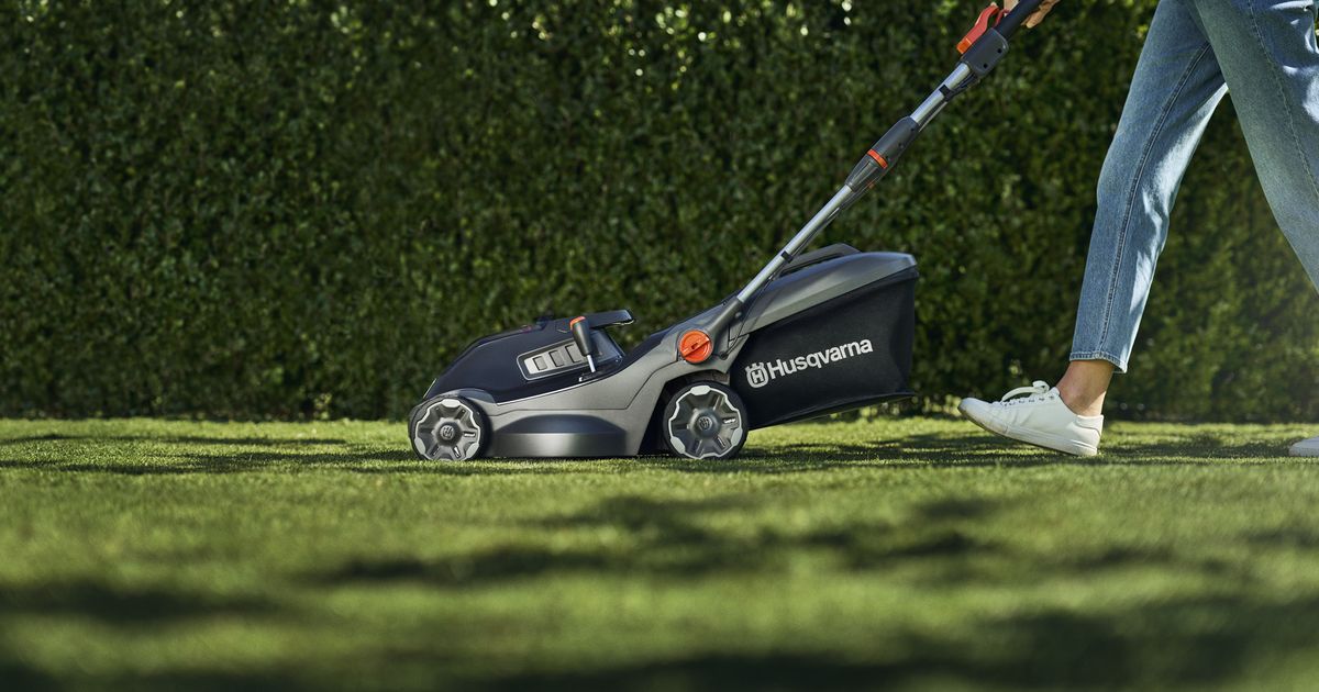 Husqvarna Lawn Mowers in India: Price & Review