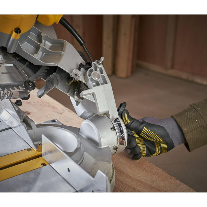 Stanley SM16-IN 1650W 254mm Compound Mitre Saw