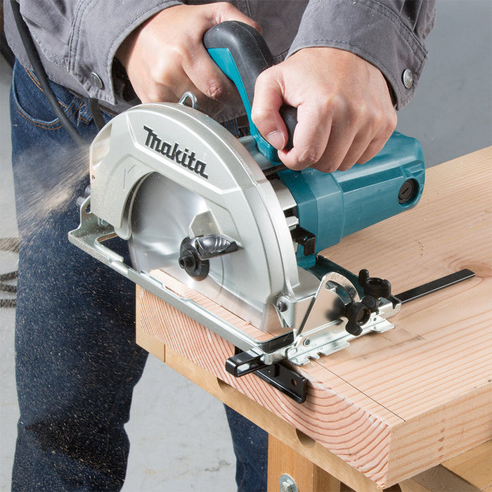 Makita HS7010 Circular Saw